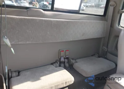 2001 Toyota Tacoma из США, поврежденный, VIN 5TEWM72N81Z838357